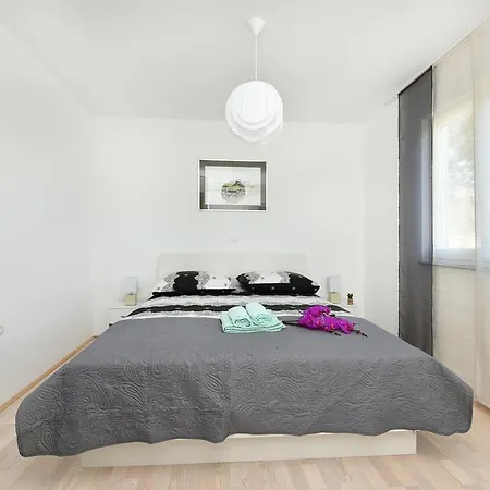 Kresan Apartment