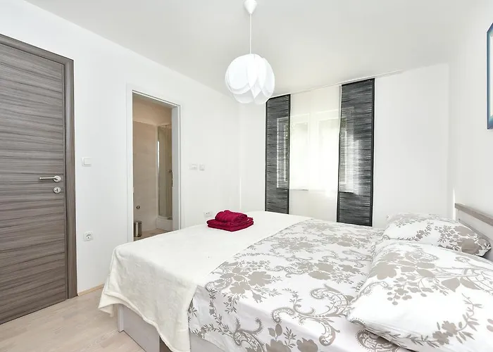 Kresan Apartment *